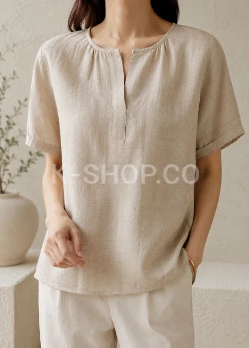 شومیز نخی زنانه با یقه گرد چاکدار رنگ بژ