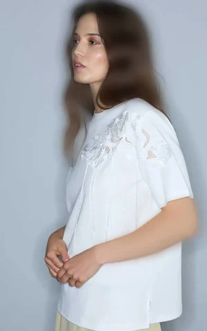 تیشرت زنانه آستین کوتاه با تزئین گل IPEKYOL با کد IW6260070147 - تصویر 5