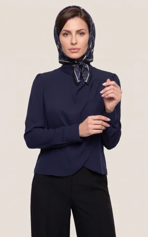 بلوز زنانه سرمه‌ای یقه ایستاده آستین بلند با طراحی چپ و راستی nevado کد 405112211873 - تصویر 2