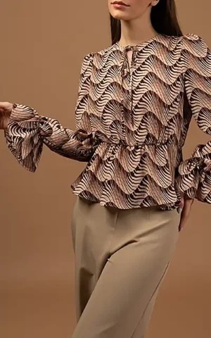 بلوز زنانه آستین بلند طرح‌دار قهوه‌ای بهار-تابستانه نوادو