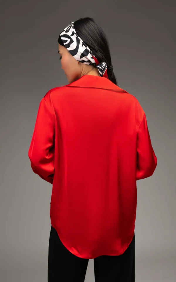 شومیز زنانه قرمز آستین بلند دکمه دار ۲