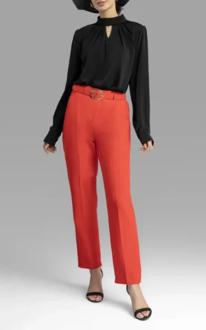 نمای قدی رو به رو شلوار زنانه راسته کمربنددار نوادو