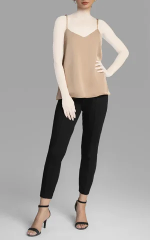 نمای قدی رو به رو تاپ بندی زنانه رنگ کرم نوادو