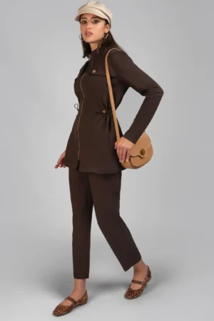کت زنانه قهوه‌ای پاییز-زمستانه زیپ‌دار کمربندبندی شیک نوادو