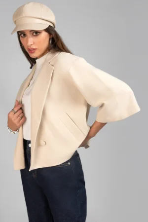 کت زنانه کرمی رنگ پاییز-زمستانه شیک نوادو