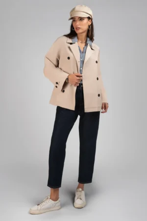 بارانی زنانه کرم رنگ دکمه و یقه‌دار پاییز-زمستانه نوادو