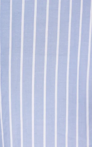 شومیز زنانه رسمی راه‌راه آبی Colin's با طراحی شیک و دوخت باکیفیت از نمای نزدیک