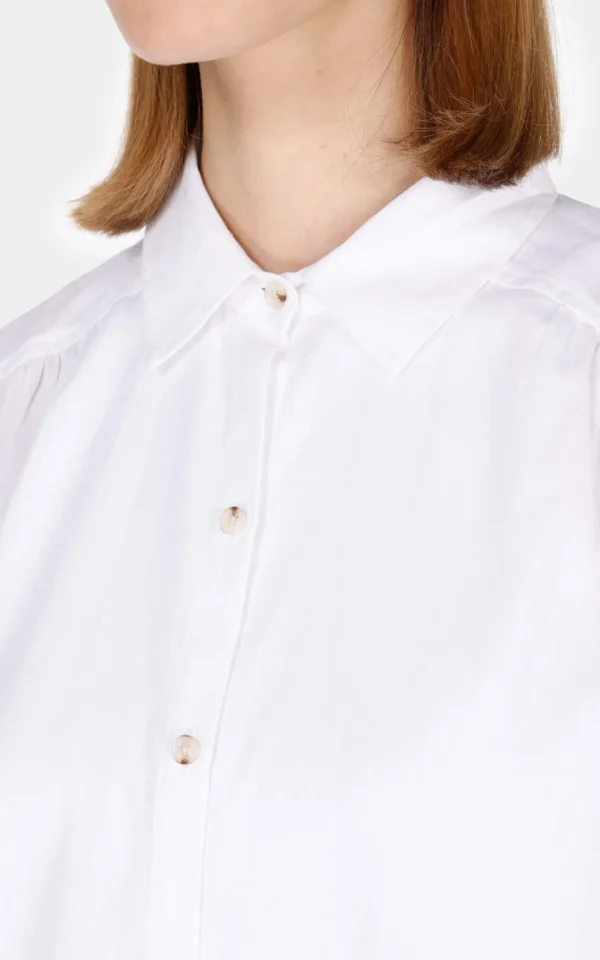 شومیز زنانه دکمه‌دار آستین بلند برند Colin's با طراحی شیک و استایل خاص با رنگ سفید