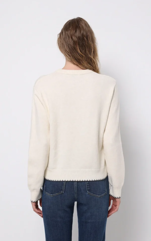 پلیور زنانه کرم رنگ یقه گرد و گرم برند کلینز پاییز-زمستانه