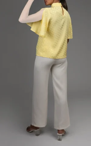 بلوز زنانه خال‌خالی شیک NEVADO با یقه بسته و آستین چاک‌دار از نمای پشت