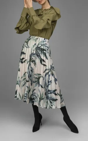 نمای قدی رو به رو دامن زنانه طرح‌دار نوادو پاییز-زمستان