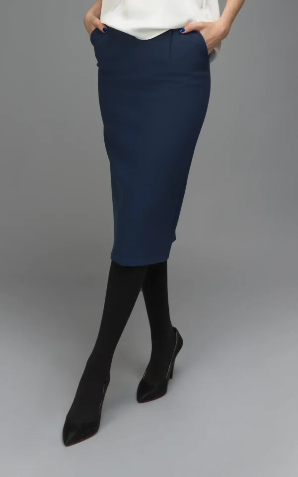 نمای جلو دامن زنانه سرمه‌ای رنگ رسمی نوادو