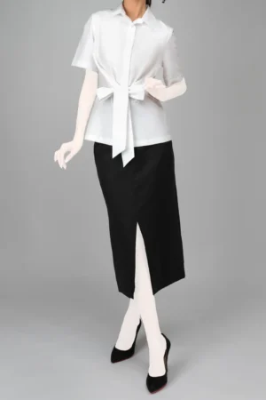 نمای روبرو بلوز زنانه سفید آستین سه‌ربع بهار-تابستانه فیت رسمی نوادو