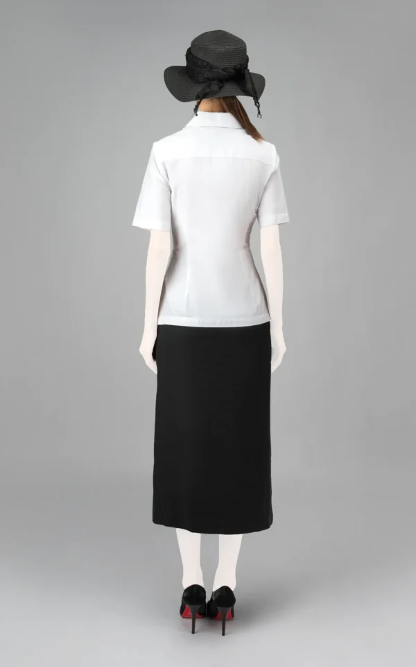 نمای پشت بلوز زنانه سفید آستین سه‌ربع بهار-تابستانه فیت رسمی نوادو