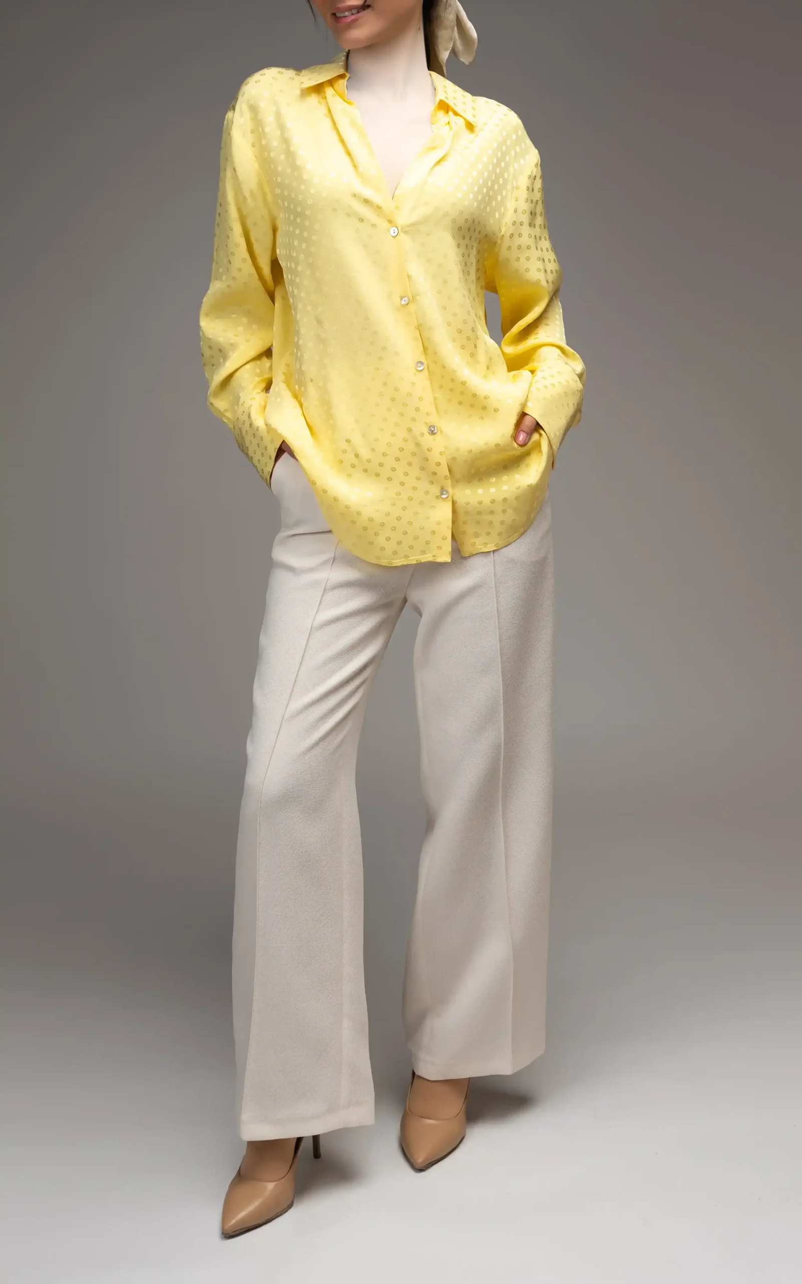 شومیز دکمه دار یقه دار زنانه