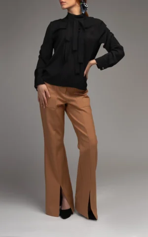 بلوز زنانه مشکی یقه کرواتی آستین بلند برند NEVADO با طراحی لوکس - فروشگاه کی شاپ