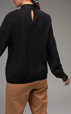 بلوز زنانه مشکی یقه کرواتی آستین بلند برند NEVADO از نمای پشت