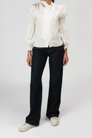 بلوز زنانه سفید یقه پاپیونی آستین بهار-تابستانه مجلسی نوادو