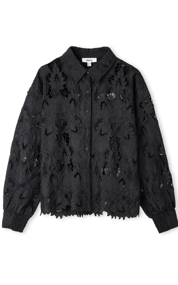 نمای جزئیات نمای نزدیک شومیز زنانه گیپوری مشکی IPEKYOL