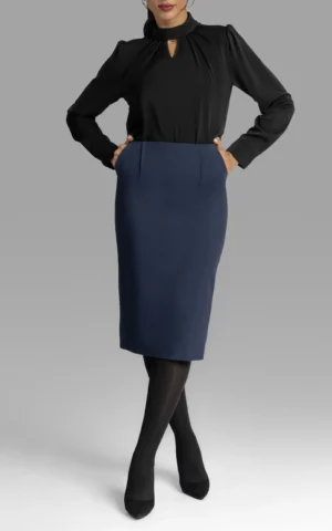 نمای رو به رو شلوار زنانه سرمه‌ای رنگ رسمی نوادو