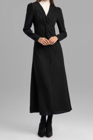 نمای قدی رو به رو پیراهن رسمی مشکی زنانه بلند نوادو