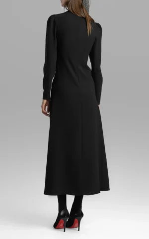 نمای قدی پشت پیراهن رسمی مشکی زنانه بلند نوادو