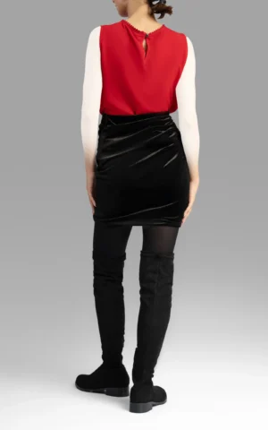 نمای قدی پشت دامن زنانه مخمل مشکی رسمی نوادو