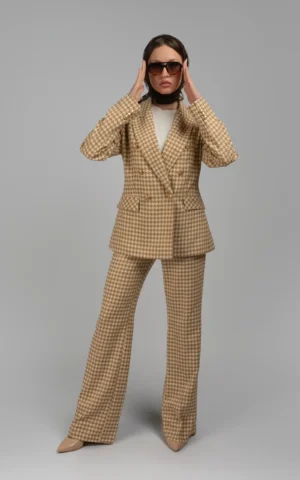 کت زنانه دکمه‌دار طرح‌دار پاییز-زمستانه کرم رنگ نوادو