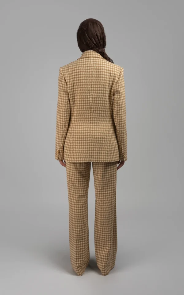 کت زنانه دکمه‌دار طرح‌دار پاییز-زمستانه کرم رنگ نوادو