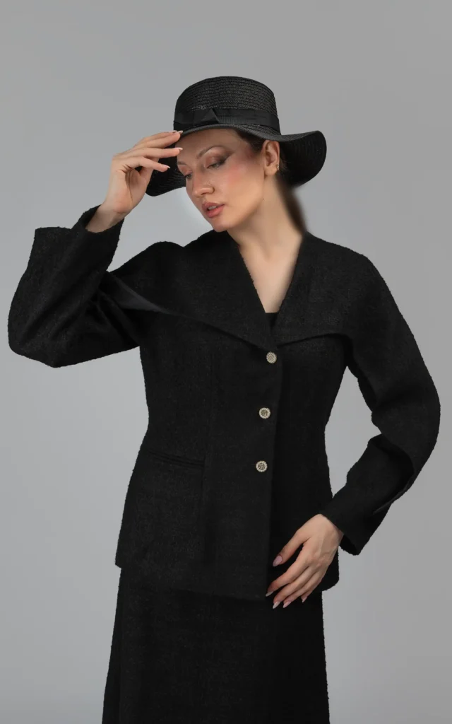 کت زنانه مشکی دکمه‌دار رسمی و مجلسی پاییز-زمستانه نوادو