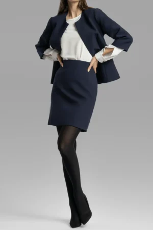 نمای قدی رو به رو دامن سرمه‌ای زنانه رسمی نوادو