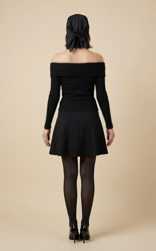 بلوز مشکی دکلته پاییز-زمستانه برند نوادو