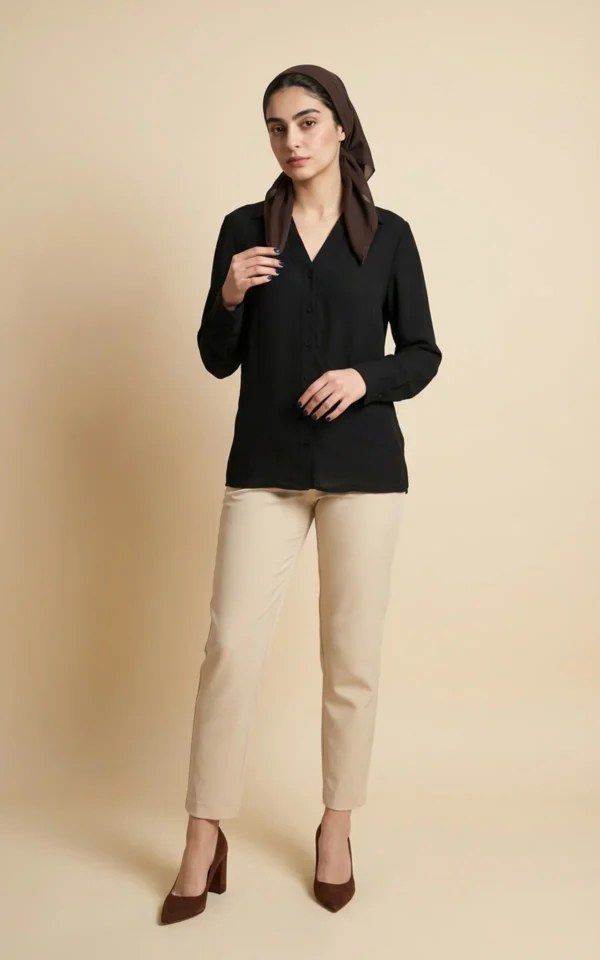 شومیز زنانه مشکی دکمه‌دار با یقه کلاسیک نوادو کد 404012721685 - Image 2
