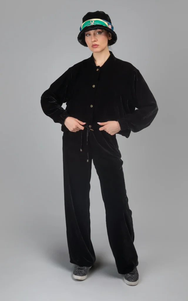 کت زنانه مشکی مخملی دکمه‌دار پاییز-زمستانه شیک نوادو