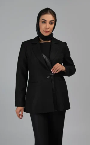 کت مشکی زنانه با کمربند چرمی باریک و دکمه‌دار پاییز-زمستانه نوادو