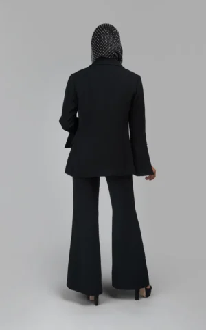 کت مشکی رسمی با دکمه طلایی و آستین‌چاک‌دار پاییز-زمستانه نوادو