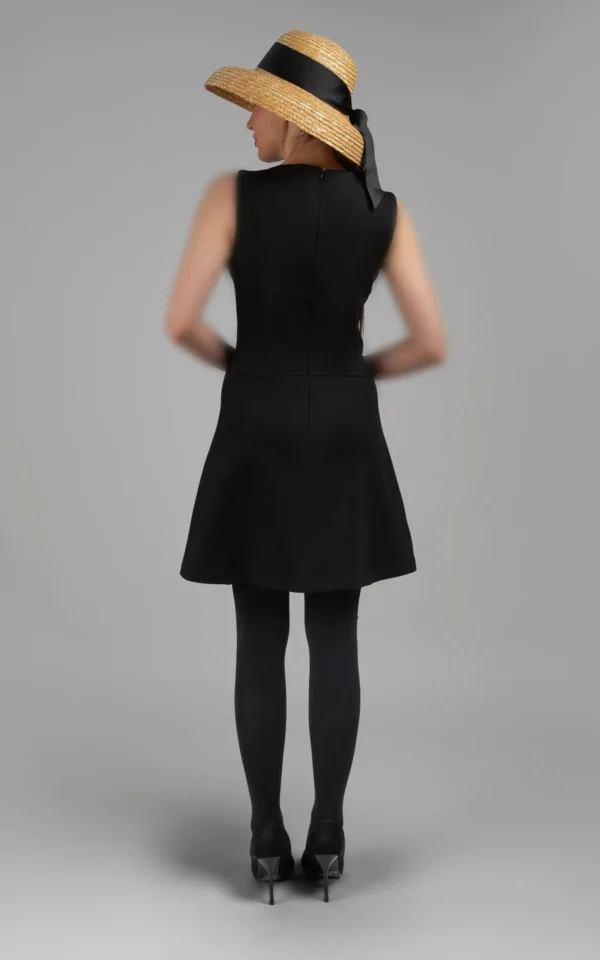 پیراهن مشکی ساده و بدون‌آستین با برش مینیمال پاییز-زمستانه نوادو