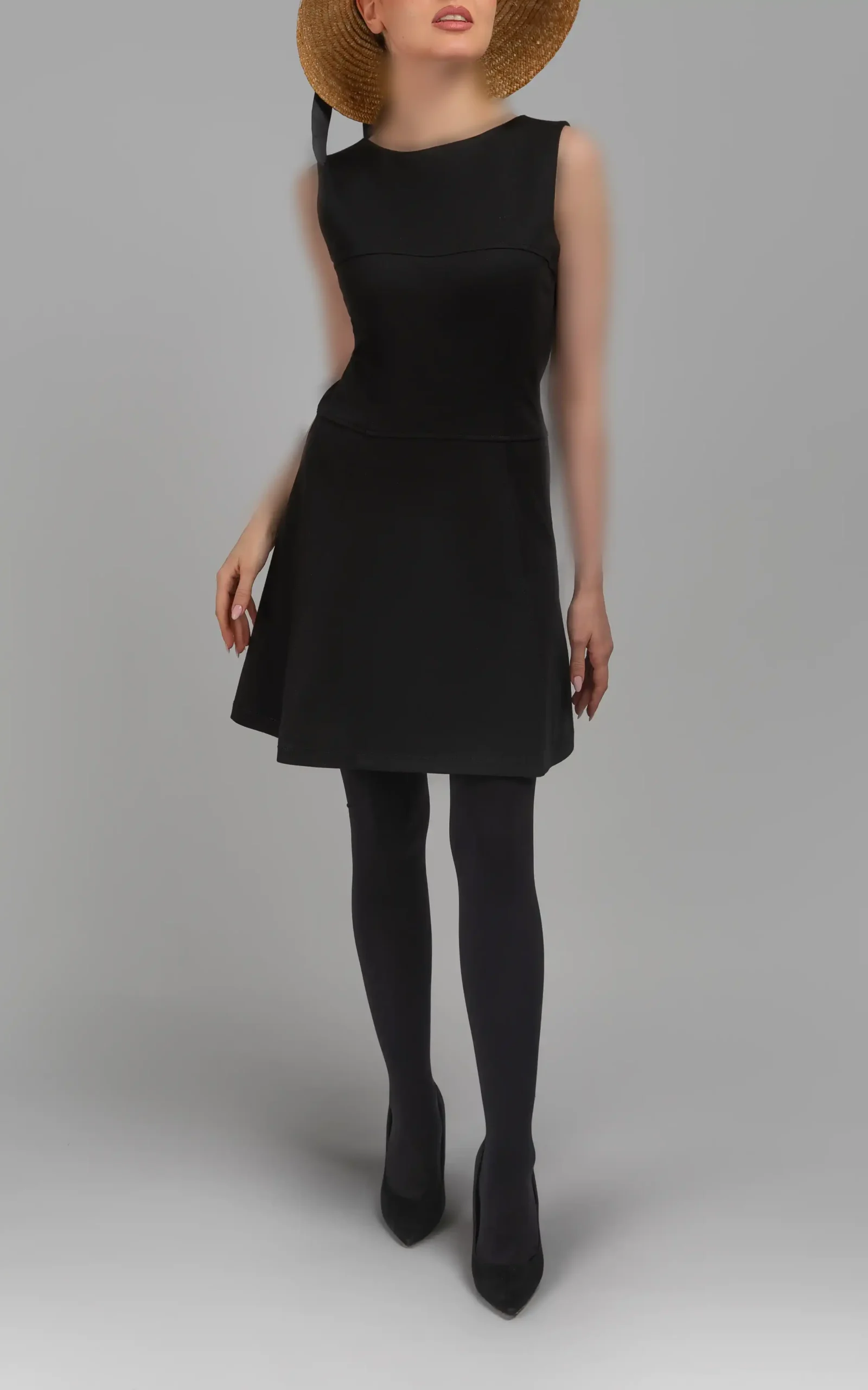 W-404014161627-5 پیراهن مشکی ساده و بدونآستین با برش مینیمال پاییز-زمستانه نوادو