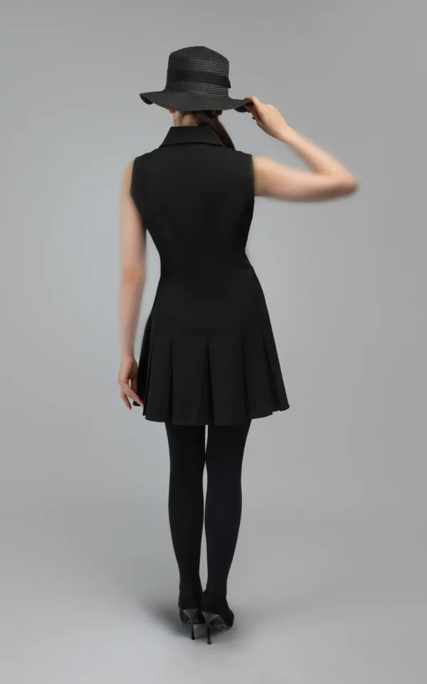 پیراهن مشکی بدون‌آستین دکمه‌دار با یقه برگردان پاییز-زمستانه نوادو