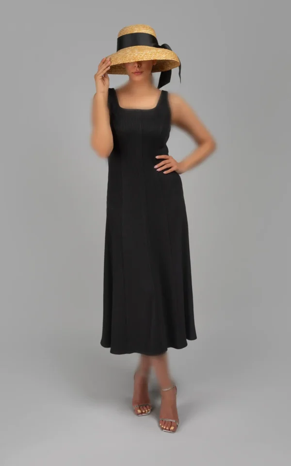 پیراهن مشکی بلند بدون‌آستین با یقه چهارگوش ساده پاییز-زمستانه نوادو