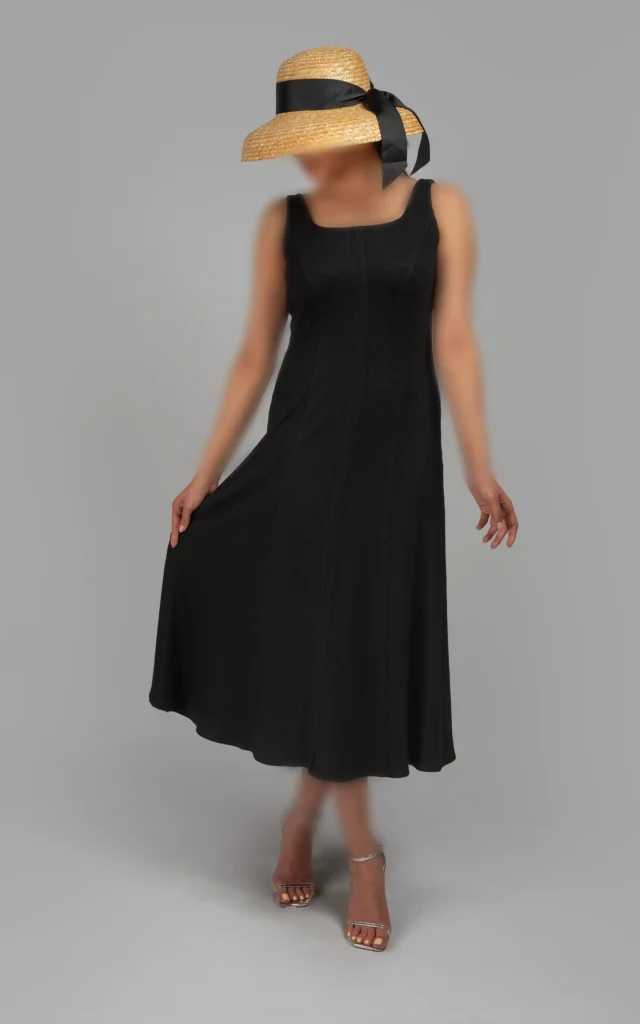 پیراهن مشکی بلند بدون‌آستین با یقه چهارگوش ساده پاییز-زمستانه نوادو