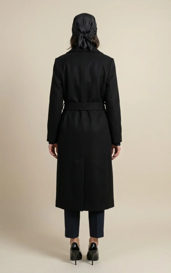 پالتو زنانه مشکی با یقه انگلیسی پهن و کمربند گره‌دار پارچه‌ای نوادو کد 404018061712 - Image 6