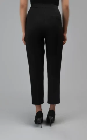 شلوار زنانه مشکی راسته دکمه و جای کمربنددار پاییز-زمستانه نوادو