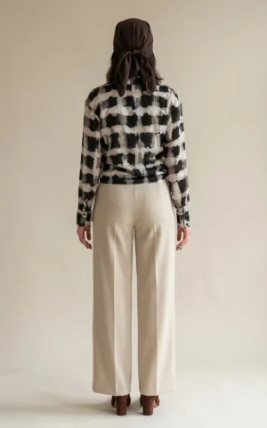 بلوز زنانه چهارخانه گره‌ای با یقه کلاسیک باز نوادو کد 404112061728 - Image 4