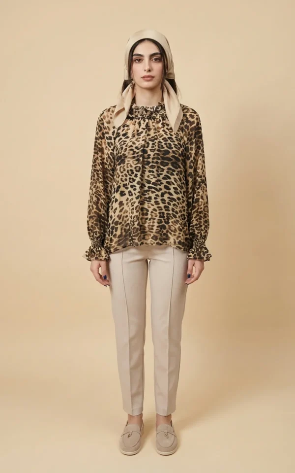 بلوز زنانه با طرح پلنگی، یقه ایستاده چین‌دار نوادو کد 404112191813 - Image 3