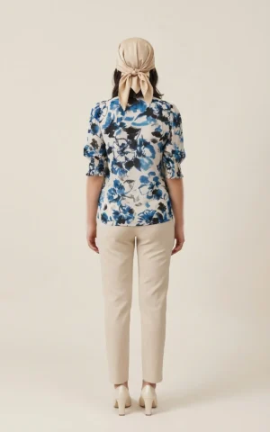 بلوز زنانه آبی سفید طرح‌دار طرح‌گل پاییز-زمستانه شیک آستین سه ربع