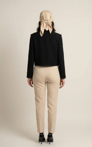 کت زنانه کوتاه مشکی با دکمه‌های طلایی نوادو کد 404113261844 - Image 4