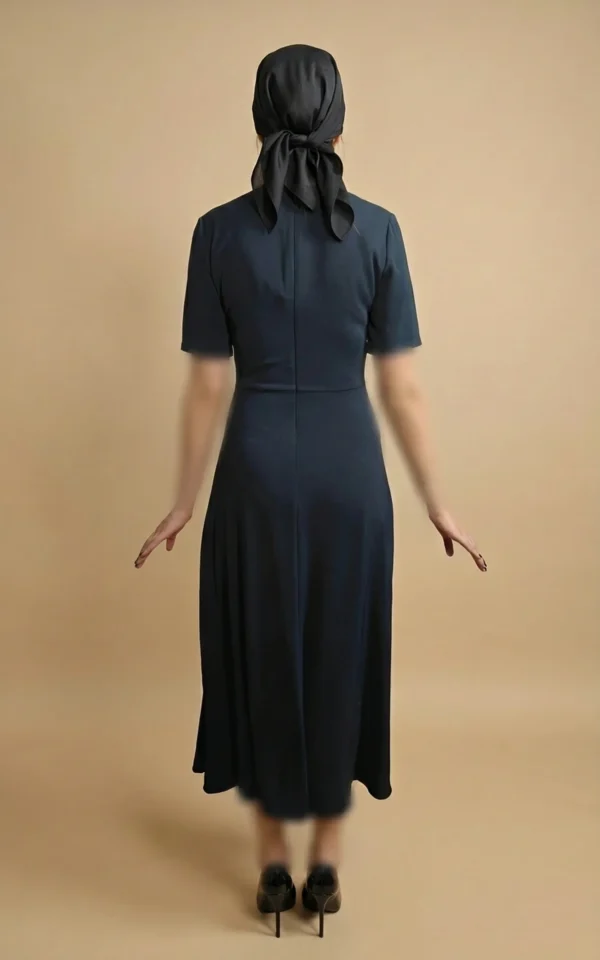 پیراهن زنانه سرمه‌ای آستین کوتاه یقه هفت نوادو کد 404114301843 - Image 4