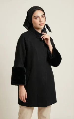 پالتو مشکی زنانه یقه ایستاده، سرآستین‌های خزدار نوادو کد 404118051875 - Image 2