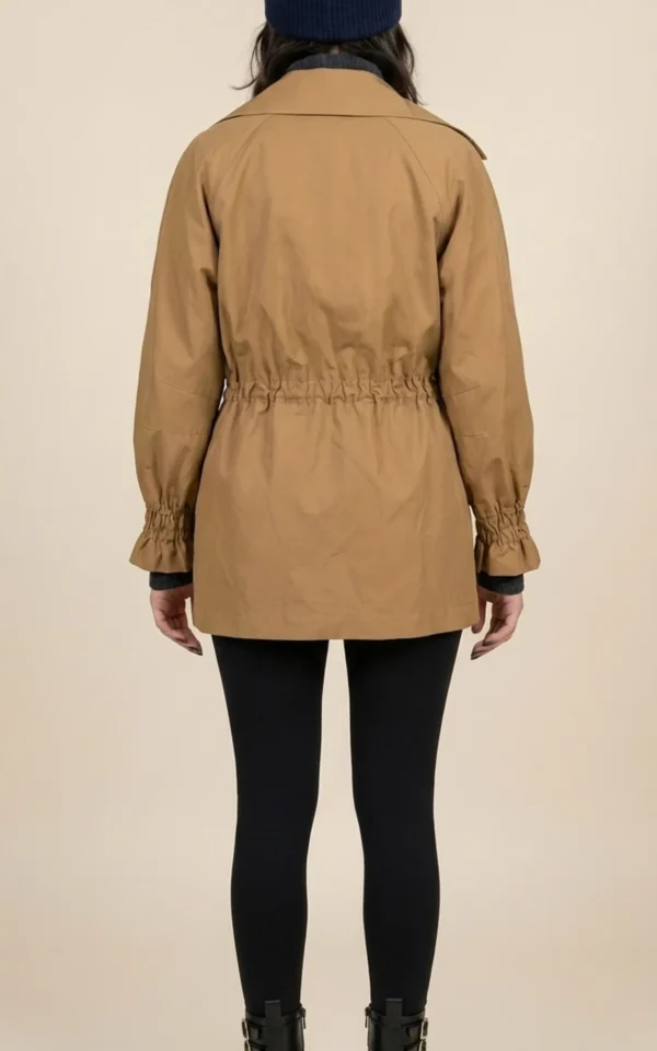 کت زنانه خردلی کمردار با یقه انگلیسی و جیب نوادو کد 404132061733 - Image 4